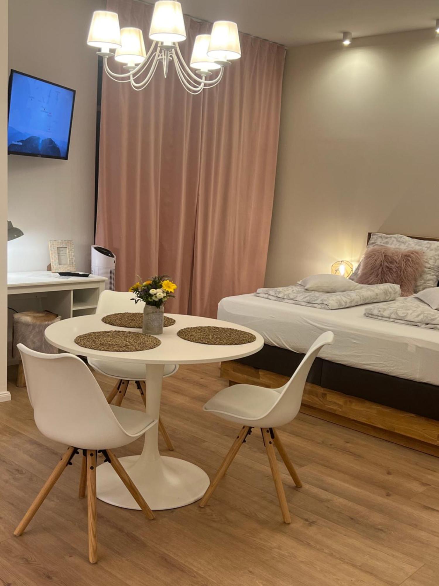 Die "Boho Suite" Im Herzen Von Hartberg I Parking Exterior foto